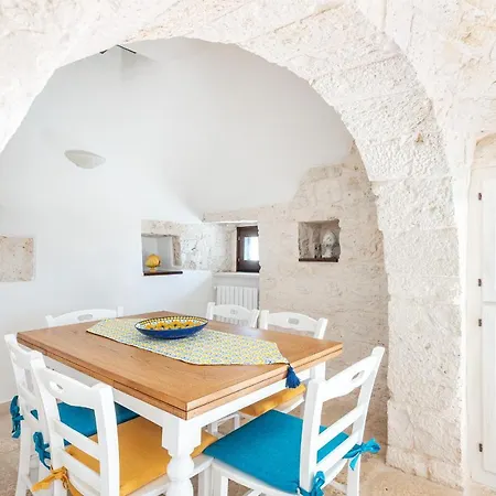 Trullo Alba *